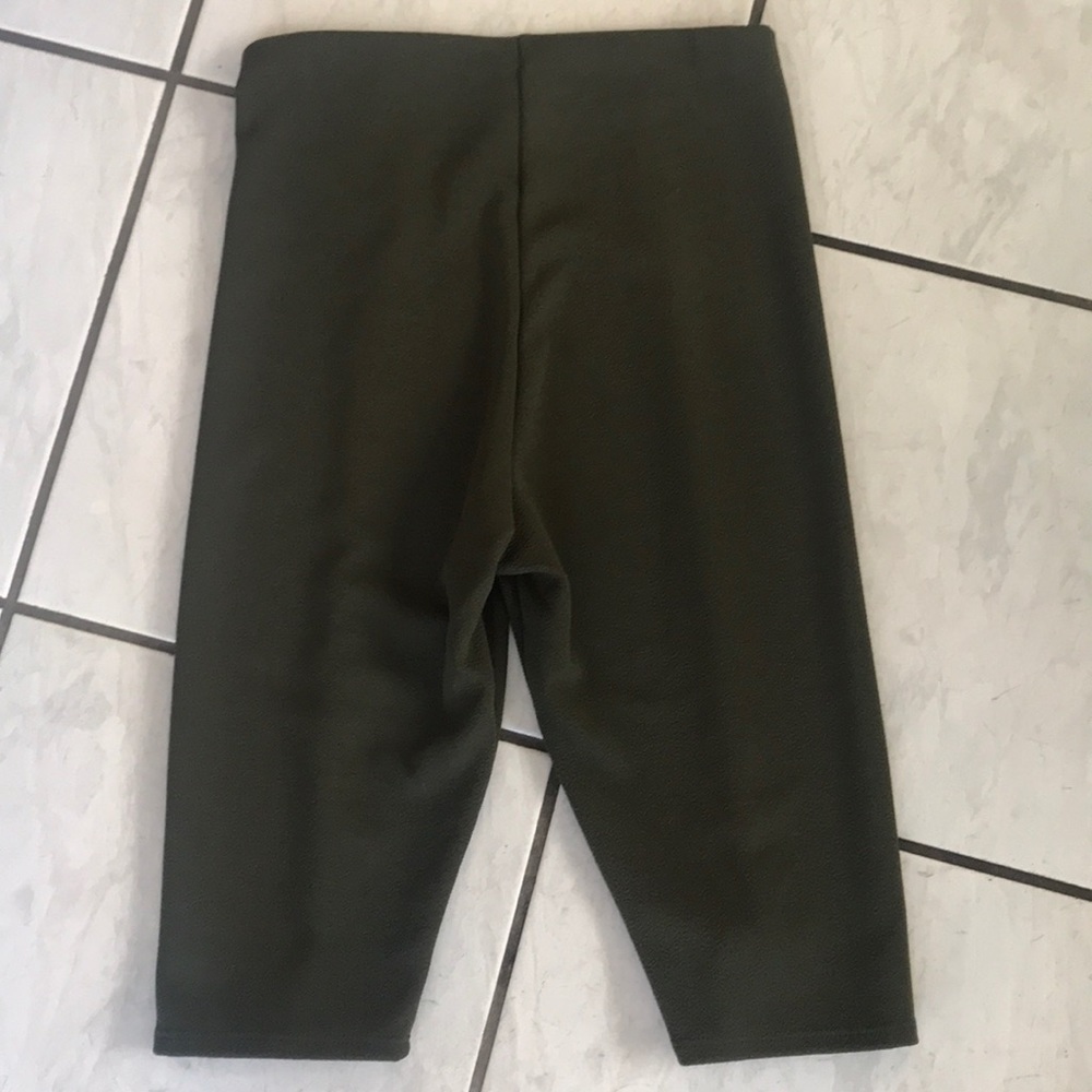 OLIVE COMFY SHORTS 🛍🛍🛍 - Picture 3 of 4